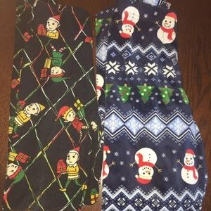 2 pairs of Christmas leggings. Tween girl.
